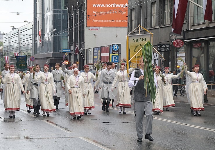 Atpazīsti savējos dziesmu un deju svētku dalībnieku gājienu Rīgā - «Novadu dižošanās» 338965