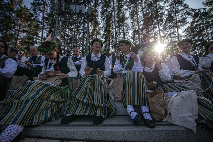 Fotogrāfs Mareks Galinovskis piedāvā īpašus fotomirkļus no koru lielkoncerta «Tīrums. Dziesmas ceļš». #CUPRA #Autobrava #VEFkvartals #UFOGolf #TrueSto 339214