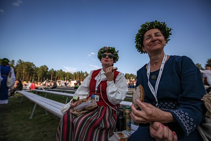 Fotogrāfs Mareks Galinovskis piedāvā īpašus fotomirkļus no koru lielkoncerta «Tīrums. Dziesmas ceļš». #CUPRA #Autobrava #VEFkvartals #UFOGolf #TrueSto 339215