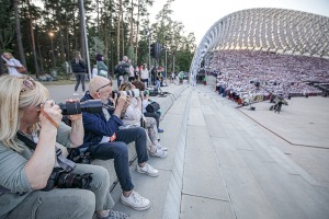 Fotogrāfs Mareks Galinovskis piedāvā īpašus fotomirkļus no koru lielkoncerta «Tīrums. Dziesmas ceļš». #CUPRA #Autobrava #VEFkvartals #UFOGolf #TrueSto 73