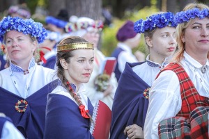 Fotogrāfs Mareks Galinovskis piedāvā īpašus fotomirkļus no koru lielkoncerta «Tīrums. Dziesmas ceļš». #CUPRA #Autobrava #VEFkvartals #UFOGolf #TrueSto 3