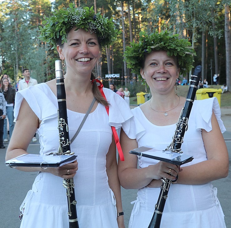 Dziesmu svētku dziesminieku lielkoncerts un svinības Mežaparkā 339435