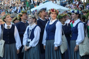 Dziesmu svētku dziesminieku lielkoncerts un svinības Mežaparkā 4