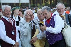 Dziesmu svētku dziesminieku lielkoncerts un svinības Mežaparkā 97