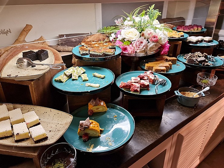 Travelnews.lv iepazīst Ziemeļkipras viesnīcas «Vuni Palace Hotel» ēdienkarti. Sadarbībā ar Puzzle Travel Travelnews.lv iepazīst Ziemeļkipras viesnīcas «Vuni Palace Hotel» ēdienkarti. Sadarbībā ar Puzzle Travel 339797