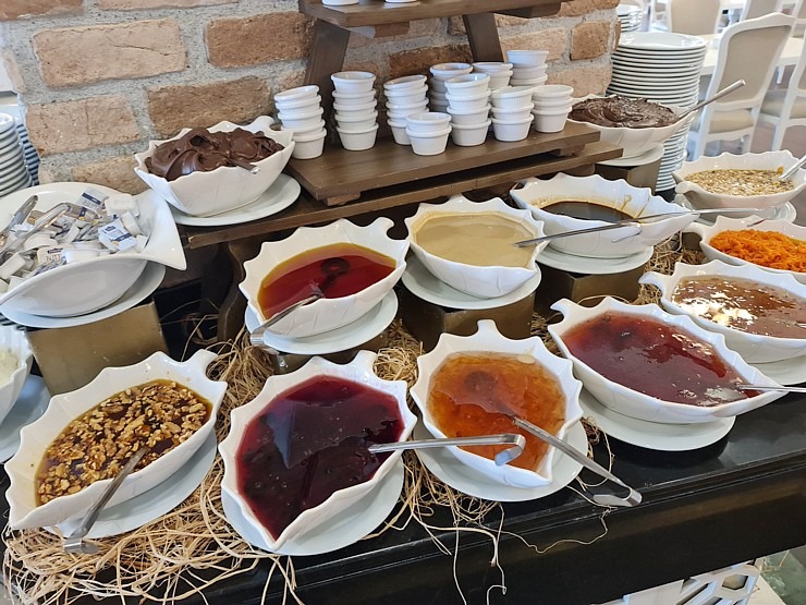 Travelnews.lv iepazīst Ziemeļkipras viesnīcas «Vuni Palace Hotel» ēdienkarti. Sadarbībā ar Puzzle Travel Travelnews.lv iepazīst Ziemeļkipras viesnīcas «Vuni Palace Hotel» ēdienkarti. Sadarbībā ar Puzzle Travel 339804