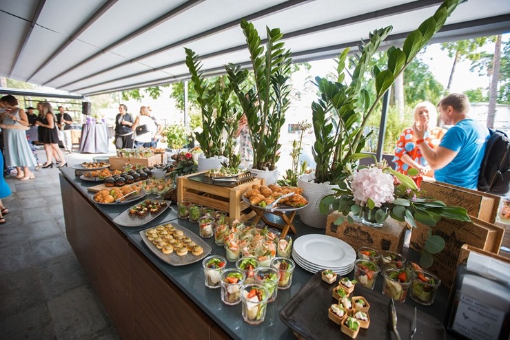 «Hotel Jūrmala SPA» rīko svinīgu kokteiļu pēcpusdienu un viesnīcas prezentāciju. Foto: Artis Veigurs «Hotel Jūrmala SPA» rīko svinīgu kokteiļu pēcpusdienu un viesnīcas prezentāciju. Foto: Artis Veigurs 342080