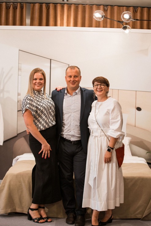 «Hotel Jūrmala SPA» rīko svinīgu kokteiļu pēcpusdienu un viesnīcas prezentāciju. Foto: Artis Veigurs «Hotel Jūrmala SPA» rīko svinīgu kokteiļu pēcpusdienu un viesnīcas prezentāciju. Foto: Artis Veigurs 342088