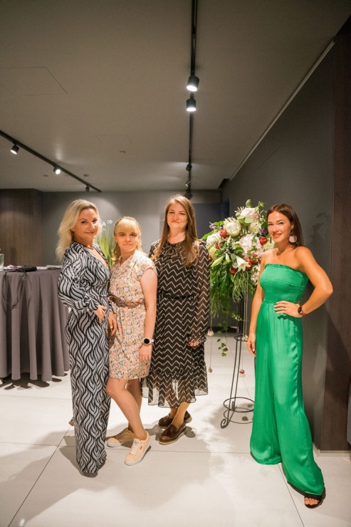 «Hotel Jūrmala SPA» rīko svinīgu kokteiļu pēcpusdienu un viesnīcas prezentāciju. Foto: Artis Veigurs «Hotel Jūrmala SPA» rīko svinīgu kokteiļu pēcpusdienu un viesnīcas prezentāciju. Foto: Artis Veigurs 342092