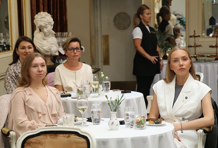 «Tez Tour Latvia» rīko TOP10 tūrisma aģentūrām parfimērijas meistarklasi viesnīcā «Grand Place Hotel Riga» «Tez Tour Latvia» rīko TOP10 tūrisma aģentūrām parfimērijas meistarklasi viesnīcā «Grand Place Hotel Riga» 342342