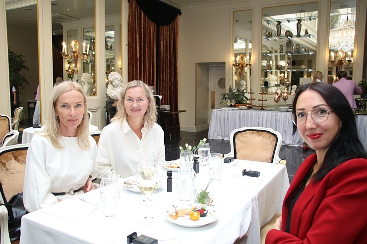 «Tez Tour Latvia» rīko TOP10 tūrisma aģentūrām parfimērijas meistarklasi viesnīcā «Grand Place Hotel Riga» 342316