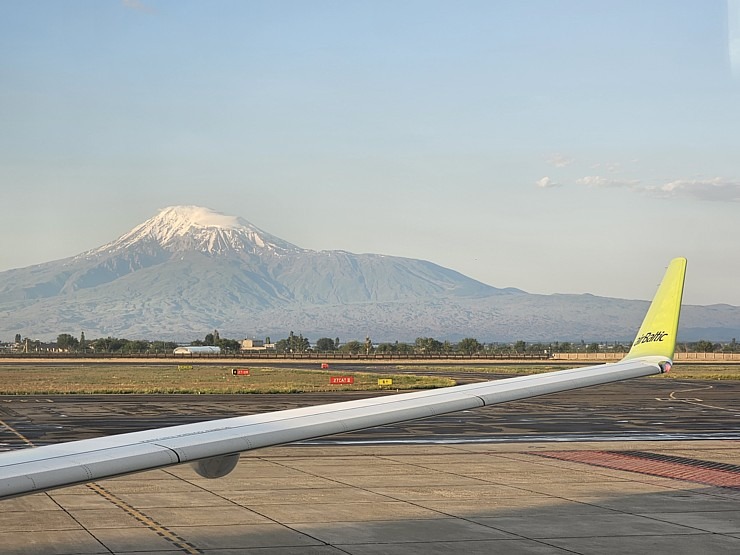 Ar «airBaltic» lidojam uz Armēnijas galvapilsētu Erevānu un baudām armēņu ēdienu, kultūru un dabu Ar «airBaltic» lidojam uz Armēnijas galvapilsētu Erevānu un baudām armēņu ēdienu, kultūru un dabu 342860