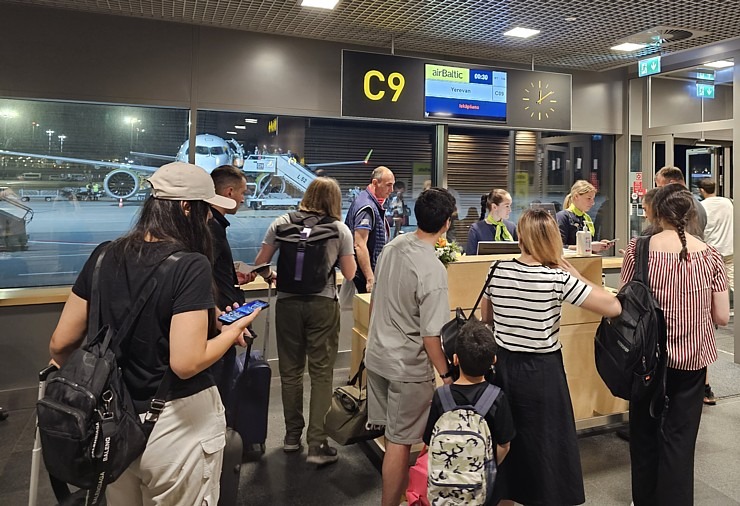 Ar «airBaltic» lidojam uz Armēnijas galvapilsētu Erevānu un baudām armēņu ēdienu, kultūru un dabu Ar «airBaltic» lidojam uz Armēnijas galvapilsētu Erevānu un baudām armēņu ēdienu, kultūru un dabu 342847
