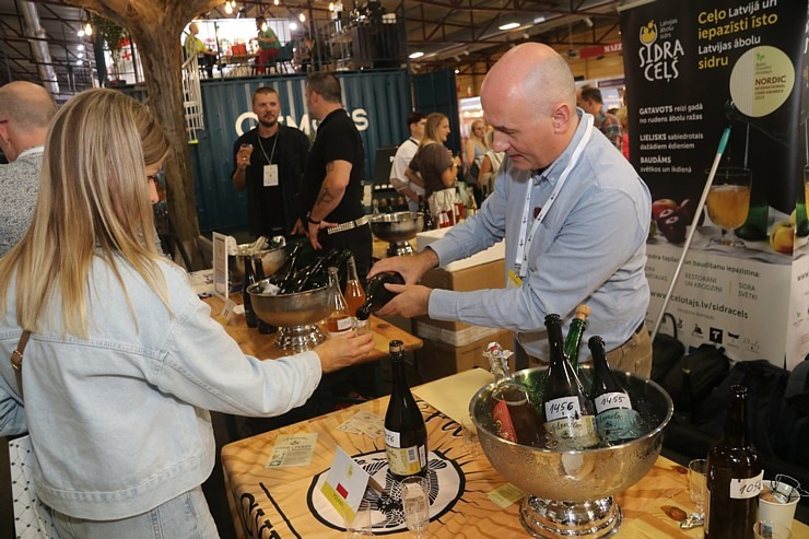 Travelnews.lv izstādē «Riga Food» apmeklē Sidra festivāla apbalvošanas ceremoniju un nodegustē 18 valstu sidrus Travelnews.lv izstādē «Riga Food» apmeklē Sidra festivāla apbalvošanas ceremoniju un nodegustē 18 valstu sidrus 342934