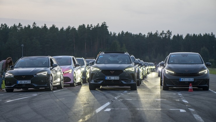 Latvijas salidojumā «CUPRA Summit 2023» pulcējas vairāk nekā 750 spēkrati. Foto: ogilvy.lv 343177