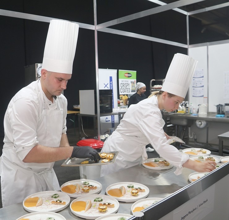 Latvijas talantīgākie šefpavāri sacenšas par tiesībām doties uz «Bocuse dOr» sacensībām 343281