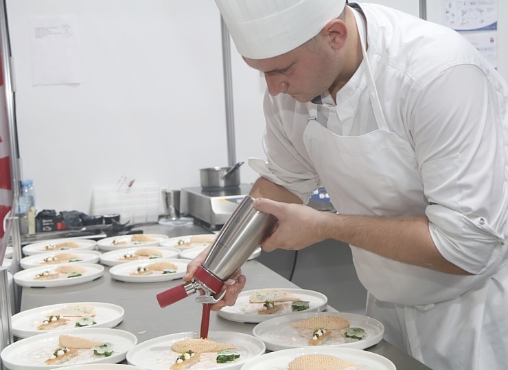 Latvijas talantīgākie šefpavāri sacenšas par tiesībām doties uz «Bocuse dOr» sacensībām 343285