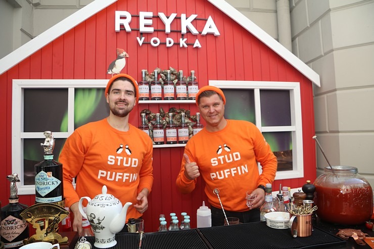 Rīgas restorāns «Buržujs» jau 12. reizi rīko grandiozu «Austeru festivāls», kur viesi apēd 12 000 austeres Rīgas restorāns «Buržujs» jau 12. reizi rīko grandiozu «Austeru festivāls», kur viesi apēd 12 000 austeres 343312