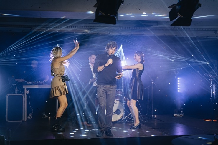 Pasaules kokteiļu čempions Staņislavs Jonāns ir lepns par «Rīgas kokteiļu festivālu 2023». Foto: brandins.lv Pasaules kokteiļu čempions Staņislavs Jonāns ir lepns par «Rīgas kokteiļu festivālu 2023». Foto: brandins.lv 343537
