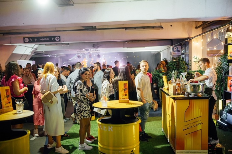 Pasaules kokteiļu čempions Staņislavs Jonāns ir lepns par «Rīgas kokteiļu festivālu 2023». Foto: brandins.lv Pasaules kokteiļu čempions Staņislavs Jonāns ir lepns par «Rīgas kokteiļu festivālu 2023». Foto: brandins.lv 343543