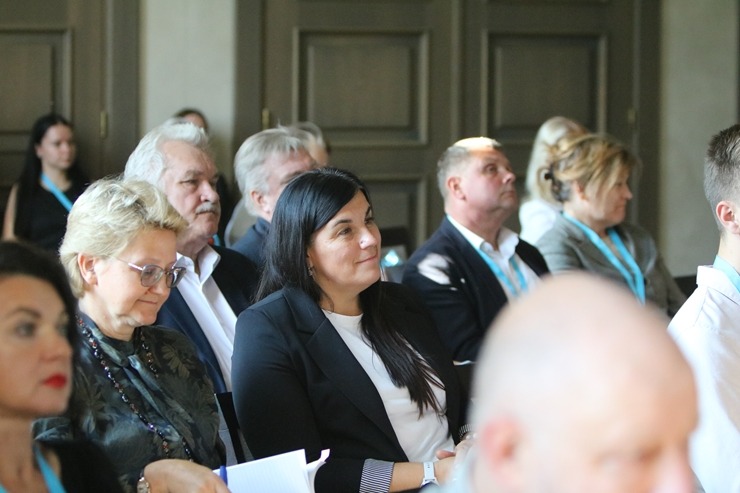 «Latgolys storpkongress» 22.–23. septembrī pulcē Rēzeknē Latgales ekspertus novada attīstībai. Foto: Santa Rudze «Latgolys storpkongress» 22.–23. septembrī pulcē Rēzeknē Latgales ekspertus novada attīstībai. Foto: Santa Rudze 343768