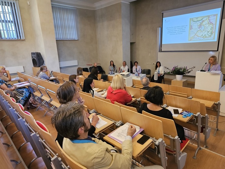 «Latgolys storpkongress» 22.–23. septembrī pulcē Rēzeknē Latgales ekspertus novada attīstībai. Foto: Santa Rudze «Latgolys storpkongress» 22.–23. septembrī pulcē Rēzeknē Latgales ekspertus novada attīstībai. Foto: Santa Rudze 343773
