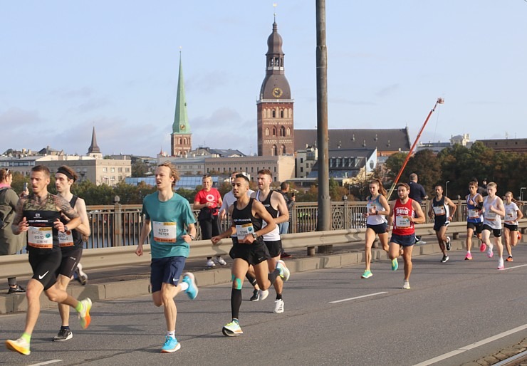 Pasaules skriešanas čempionāts 2023 Rīgā pulcē pasaules labākos ielu skrējējus labos laika apstākļos 343912