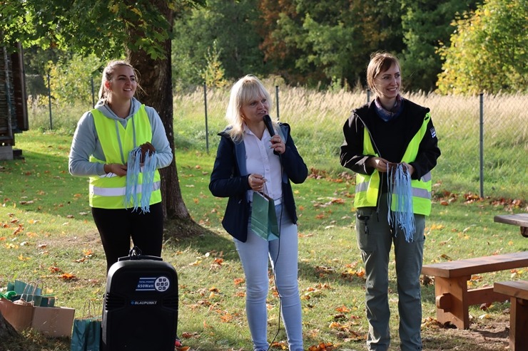 Krāslavas novada iedzīvotāji un viesi dodas rudens pārgājienā apkārt Ežezeram. Foto: Viktors Kalniss, Tatjana Kozačuka, Sanita Karpoviča Krāslavas novada iedzīvotāji un viesi dodas rudens pārgājienā apkārt Ežezeram. Foto: Viktors Kalniss, Tatjana Kozačuka, Sanita Karpoviča 344227