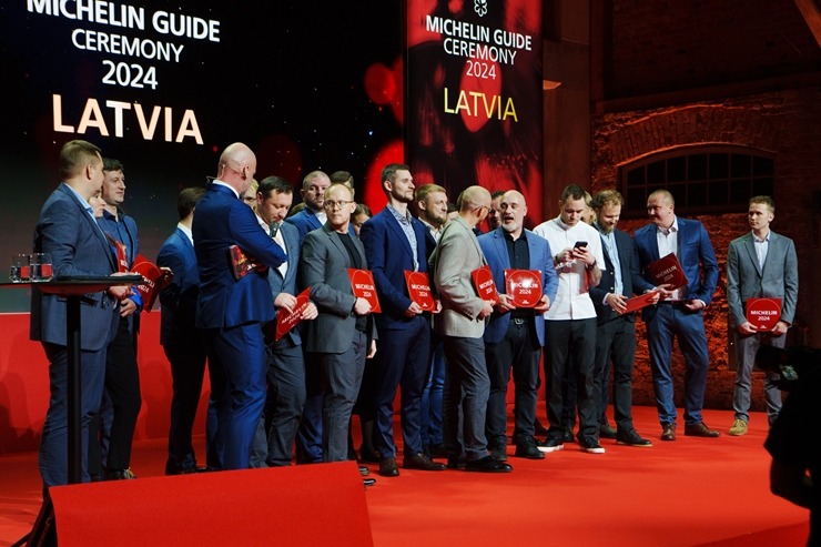 Slavenais gardēžu ceļvedis «Michelin Guide» svinīgā ceremonijā nosaka labākos Latvijas restorānus. Foto: Rojs Maizītis Slavenais gardēžu ceļvedis «Michelin Guide» svinīgā ceremonijā nosaka labākos Latvijas restorānus. Foto: Rojs Maizītis 346756