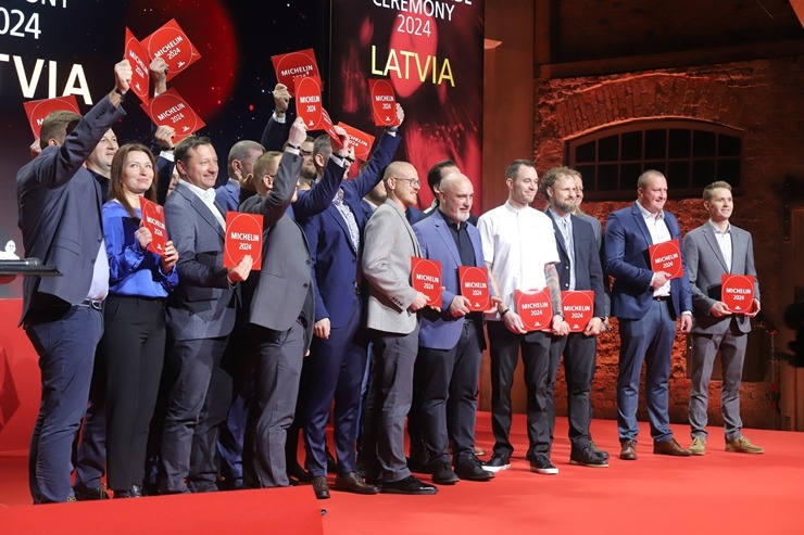 Slavenais gardēžu ceļvedis «Michelin Guide» svinīgā ceremonijā nosaka labākos Latvijas restorānus. Foto: Rojs Maizītis Slavenais gardēžu ceļvedis «Michelin Guide» svinīgā ceremonijā nosaka labākos Latvijas restorānus. Foto: Rojs Maizītis 346758