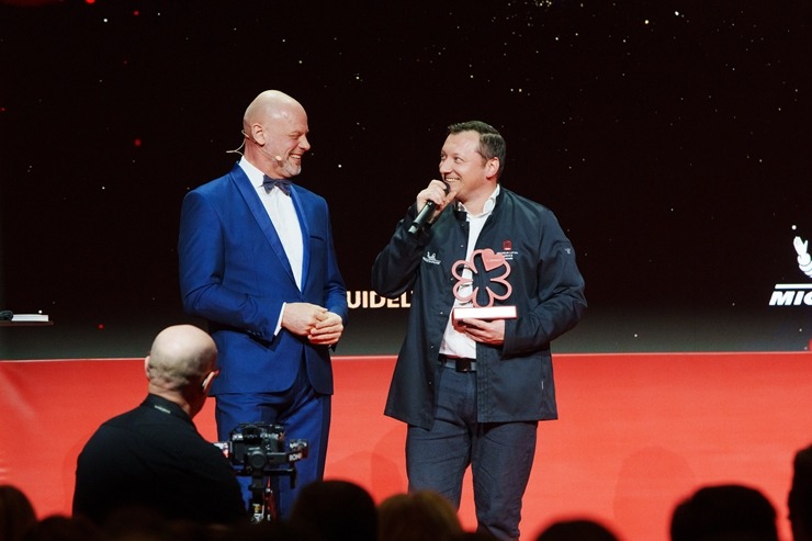 Slavenais gardēžu ceļvedis «Michelin Guide» svinīgā ceremonijā nosaka labākos Latvijas restorānus. Foto: Rojs Maizītis Slavenais gardēžu ceļvedis «Michelin Guide» svinīgā ceremonijā nosaka labākos Latvijas restorānus. Foto: Rojs Maizītis 346766
