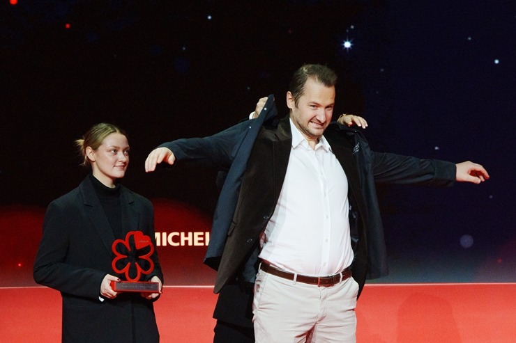 Slavenais gardēžu ceļvedis «Michelin Guide» svinīgā ceremonijā nosaka labākos Latvijas restorānus. Foto: Rojs Maizītis Slavenais gardēžu ceļvedis «Michelin Guide» svinīgā ceremonijā nosaka labākos Latvijas restorānus. Foto: Rojs Maizītis 346769