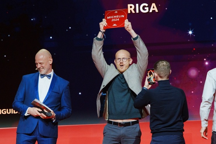 Slavenais gardēžu ceļvedis «Michelin Guide» svinīgā ceremonijā nosaka labākos Latvijas restorānus. Foto: Rojs Maizītis Slavenais gardēžu ceļvedis «Michelin Guide» svinīgā ceremonijā nosaka labākos Latvijas restorānus. Foto: Rojs Maizītis 346775