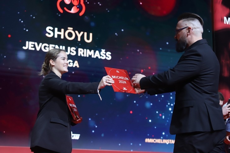 Slavenais gardēžu ceļvedis «Michelin Guide» svinīgā ceremonijā nosaka labākos Latvijas restorānus. Foto: Rojs Maizītis Slavenais gardēžu ceļvedis «Michelin Guide» svinīgā ceremonijā nosaka labākos Latvijas restorānus. Foto: Rojs Maizītis 346778