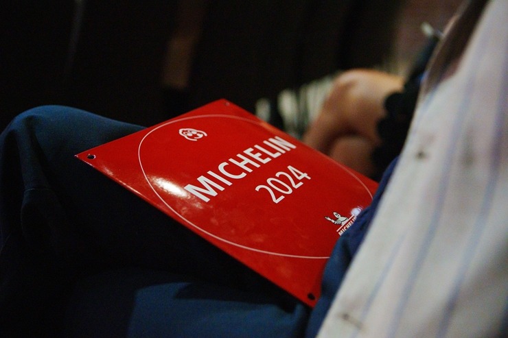 Slavenais gardēžu ceļvedis «Michelin Guide» svinīgā ceremonijā nosaka labākos Latvijas restorānus. Foto: Rojs Maizītis Slavenais gardēžu ceļvedis «Michelin Guide» svinīgā ceremonijā nosaka labākos Latvijas restorānus. Foto: Rojs Maizītis 346781