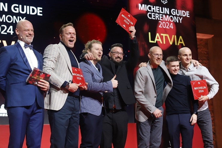 Slavenais gardēžu ceļvedis «Michelin Guide» svinīgā ceremonijā nosaka labākos Latvijas restorānus. Foto: Rojs Maizītis Slavenais gardēžu ceļvedis «Michelin Guide» svinīgā ceremonijā nosaka labākos Latvijas restorānus. Foto: Rojs Maizītis 346788