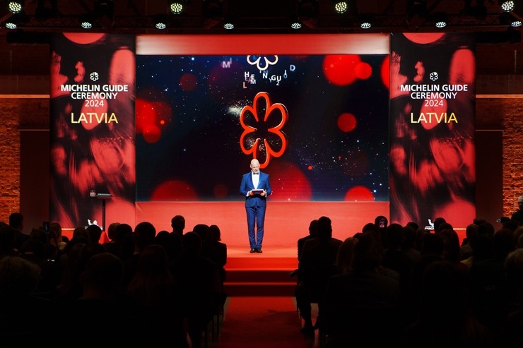 Slavenais gardēžu ceļvedis «Michelin Guide» svinīgā ceremonijā nosaka labākos Latvijas restorānus. Foto: Rojs Maizītis Slavenais gardēžu ceļvedis «Michelin Guide» svinīgā ceremonijā nosaka labākos Latvijas restorānus. Foto: Rojs Maizītis 346797