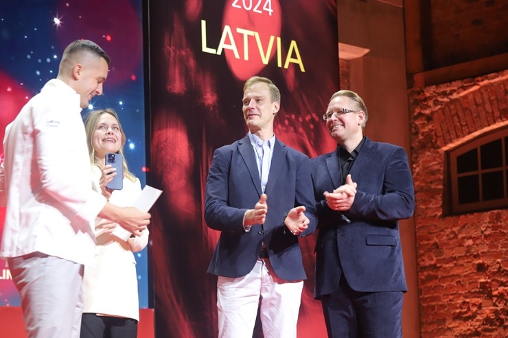 Slavenais gardēžu ceļvedis «Michelin Guide» svinīgā ceremonijā nosaka labākos Latvijas restorānus. Foto: Rojs Maizītis Slavenais gardēžu ceļvedis «Michelin Guide» svinīgā ceremonijā nosaka labākos Latvijas restorānus. Foto: Rojs Maizītis 346805