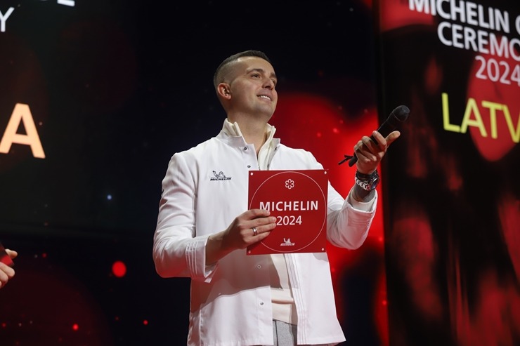 Slavenais gardēžu ceļvedis «Michelin Guide» svinīgā ceremonijā nosaka labākos Latvijas restorānus. Foto: Rojs Maizītis Slavenais gardēžu ceļvedis «Michelin Guide» svinīgā ceremonijā nosaka labākos Latvijas restorānus. Foto: Rojs Maizītis 346807