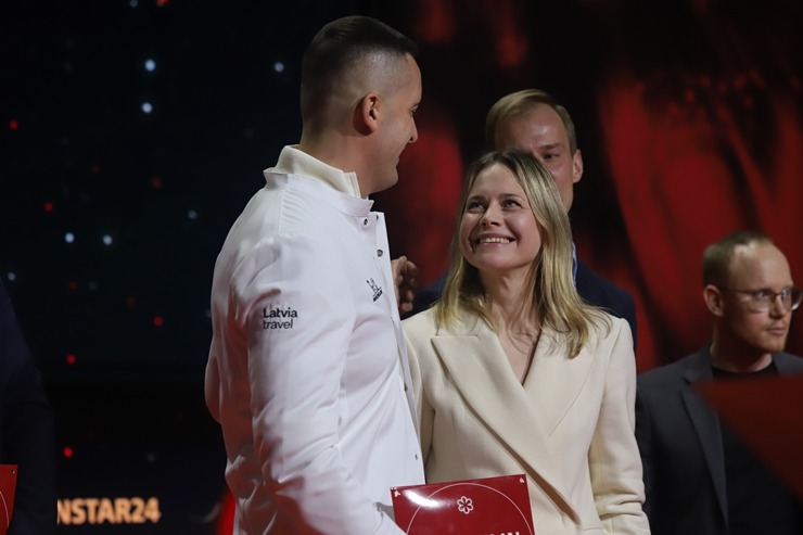 Slavenais gardēžu ceļvedis «Michelin Guide» svinīgā ceremonijā nosaka labākos Latvijas restorānus. Foto: Rojs Maizītis Slavenais gardēžu ceļvedis «Michelin Guide» svinīgā ceremonijā nosaka labākos Latvijas restorānus. Foto: Rojs Maizītis 346810