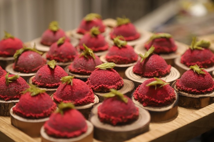 Slavenais gardēžu ceļvedis «Michelin Guide» svinīgā ceremonijā nosaka labākos Latvijas restorānus. Foto: Rojs Maizītis Slavenais gardēžu ceļvedis «Michelin Guide» svinīgā ceremonijā nosaka labākos Latvijas restorānus. Foto: Rojs Maizītis 346818