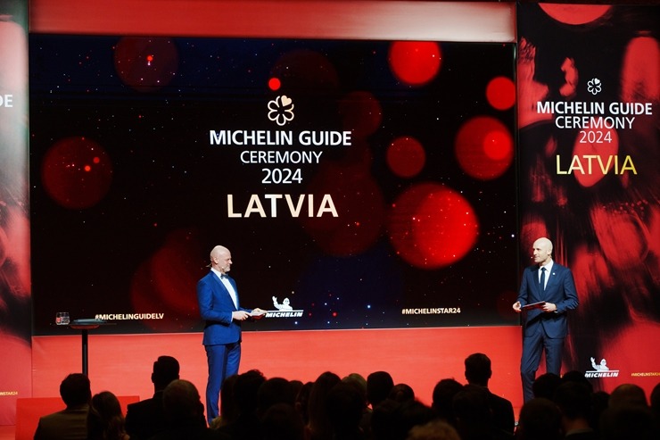 Slavenais gardēžu ceļvedis «Michelin Guide» svinīgā ceremonijā nosaka labākos Latvijas restorānus. Foto: Rojs Maizītis Slavenais gardēžu ceļvedis «Michelin Guide» svinīgā ceremonijā nosaka labākos Latvijas restorānus. Foto: Rojs Maizītis 346746