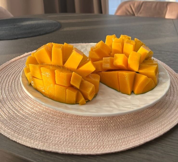 Preces un suvenīri, ko ved tūristi no Ēģiptes. Sulīgs mango. 347733