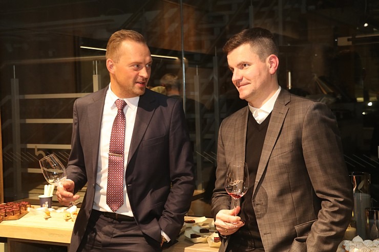 Travelnewslv piedalās pavārgrāmatas «BALTIC CHEFS 2» un ARENS salona jaunās ekspozīcijas prezentāciju Travelnewslv piedalās pavārgrāmatas «BALTIC CHEFS 2» un ARENS salona jaunās ekspozīcijas prezentāciju 347832