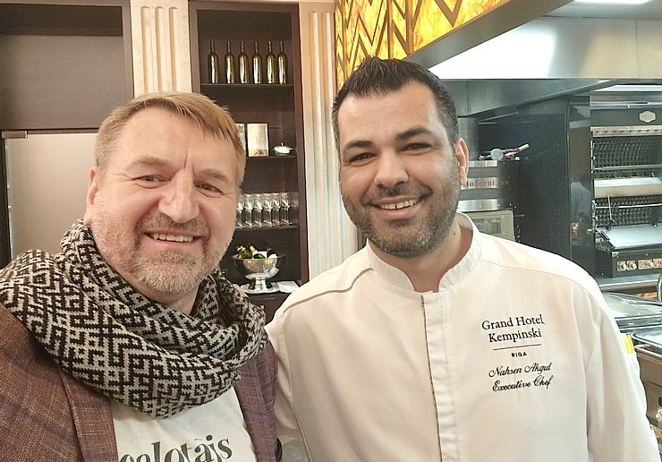 Izbaudām Vecrīgas 5 zvaigžņu viesnīcas «Grand Hotel Kempinski Riga» brokastis Ziemassvētku noskaņās Izbaudām Vecrīgas 5 zvaigžņu viesnīcas «Grand Hotel Kempinski Riga» brokastis Ziemassvētku noskaņās 348281