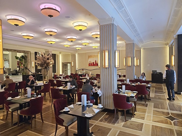 Izbaudām Vecrīgas 5 zvaigžņu viesnīcas «Grand Hotel Kempinski Riga» brokastis Ziemassvētku noskaņās Izbaudām Vecrīgas 5 zvaigžņu viesnīcas «Grand Hotel Kempinski Riga» brokastis Ziemassvētku noskaņās 348282