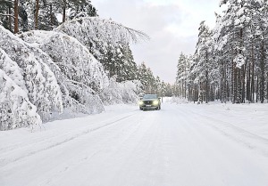 Jānis Deinats, Inta Ruka, Reinis Hofmanis un Travelnews.lv ar Gada Auto 2024 «Nissan X-Trail» dodas uz Ventspili 6