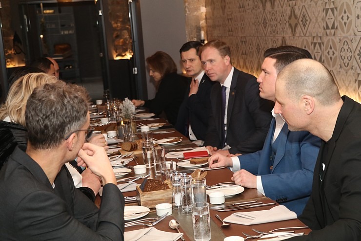 Latvijas Restorānu biedrība tiekas seminārā un Rīgas viesnīcas «Pullman Riga Old Town» pusdienās ar Ekonomikas ministru Viktoru Valaini Latvijas Restorānu biedrība tiekas seminārā un Rīgas viesnīcas «Pullman Riga Old Town» pusdienās ar Ekonomikas ministru Viktoru Valaini 348844