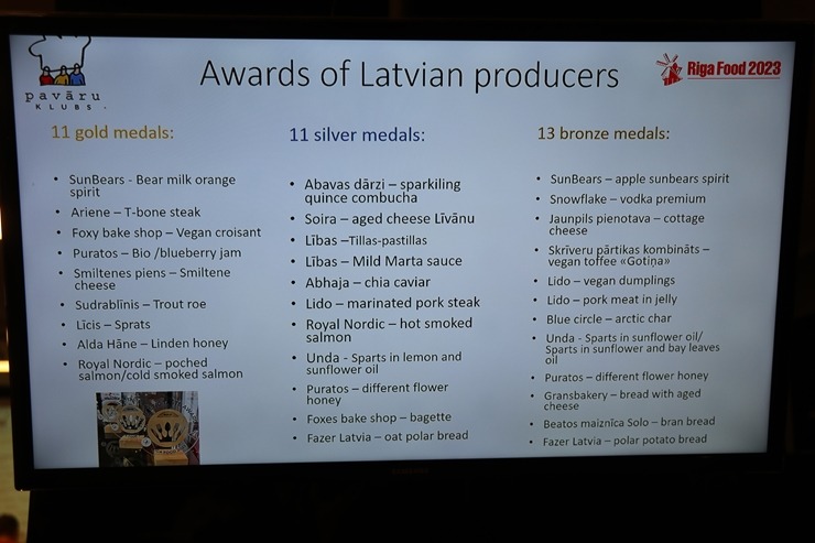 Pavāru kluba 20.gadu jubilejas kopsapulce notiek viesnīcā «Pullman Riga Old Town». Foto: Līga Elsiņa-Zuicena / Aivars Mackevičs Pavāru kluba 20.gadu jubilejas kopsapulce notiek viesnīcā «Pullman Riga Old Town». Foto: Līga Elsiņa-Zuicena / Aivars Mackevičs 348957