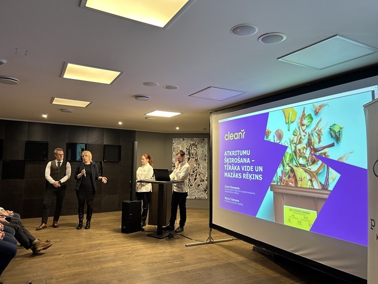 Pavāru kluba 20.gadu jubilejas kopsapulce notiek viesnīcā «Pullman Riga Old Town». Foto: Līga Elsiņa-Zuicena / Aivars Mackevičs Pavāru kluba 20.gadu jubilejas kopsapulce notiek viesnīcā «Pullman Riga Old Town». Foto: Līga Elsiņa-Zuicena / Aivars Mackevičs 348967